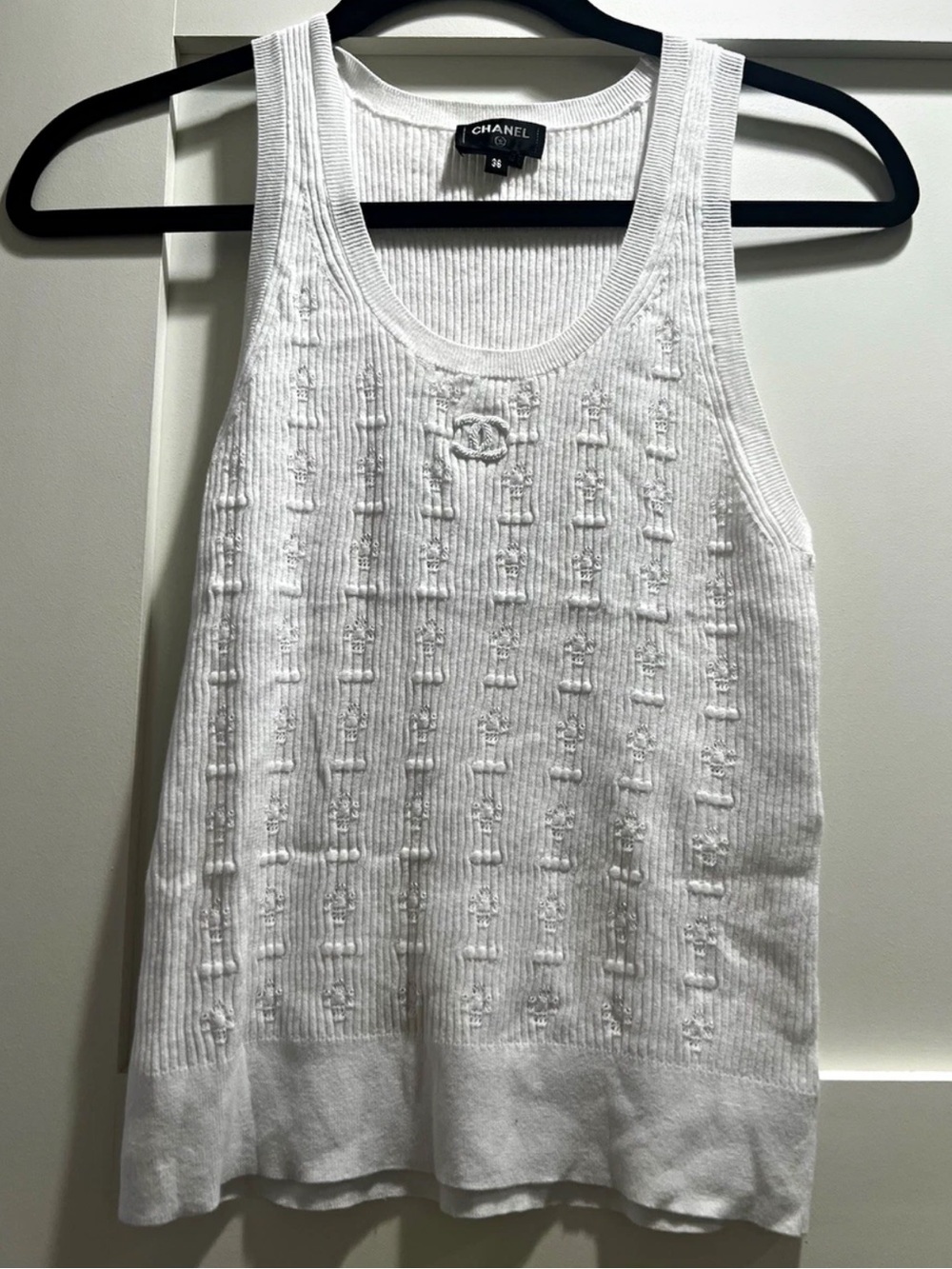 CHANEL White Ribbed Knit Logo Sleeveless Scoop Neck Tank Top FR 36